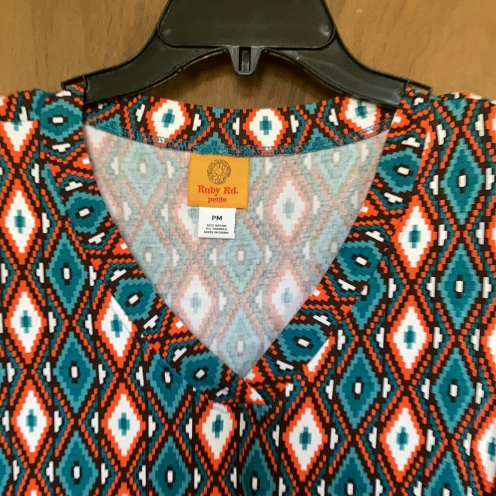 Ruby Rd top Aztec like print soft material v neck shirt w stretch boho MP - Picture 6 of 17